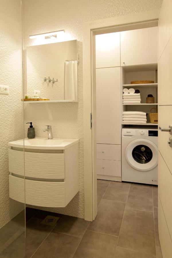 Santa Cruz Apartments Supetar Εξωτερικό φωτογραφία