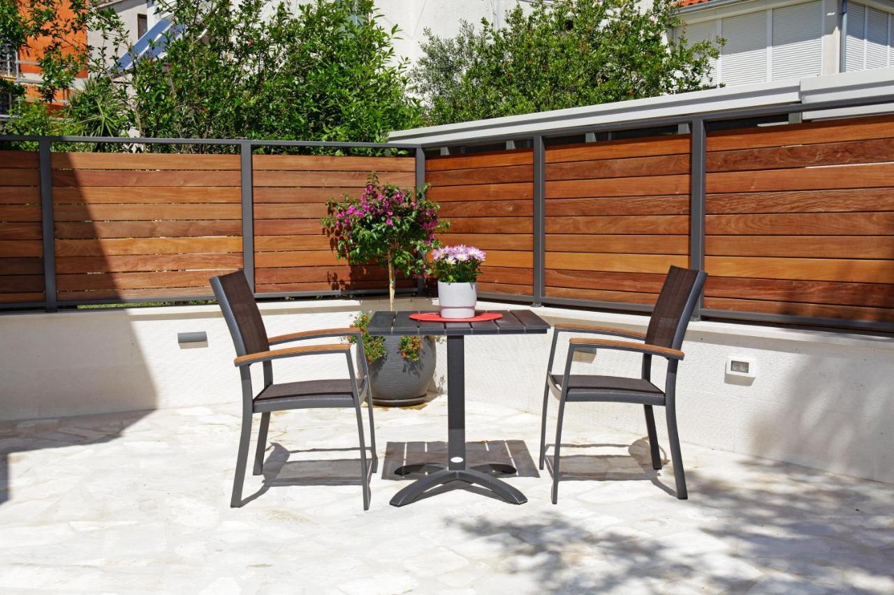 Santa Cruz Apartments Supetar Εξωτερικό φωτογραφία