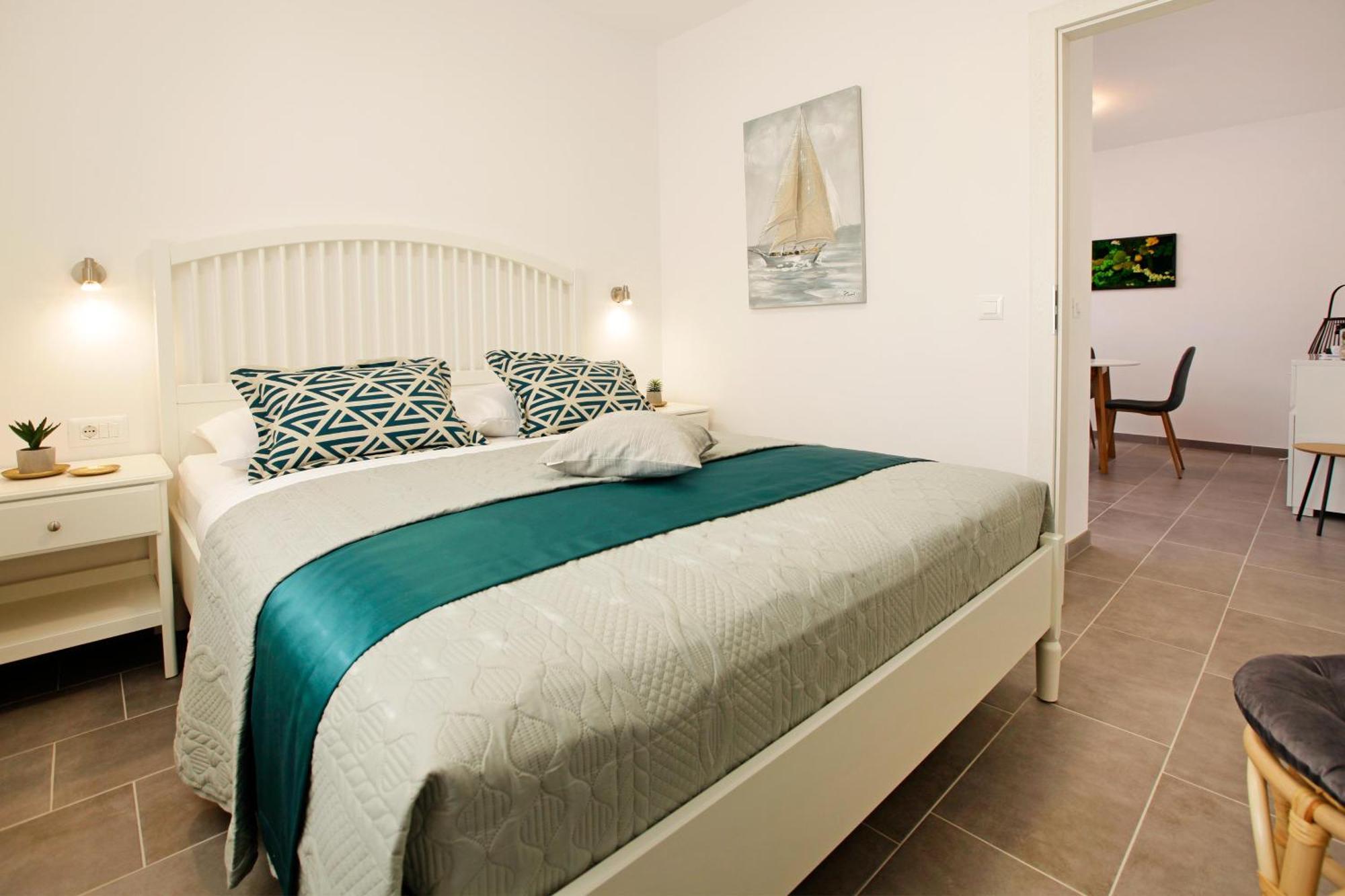 Santa Cruz Apartments Supetar Εξωτερικό φωτογραφία